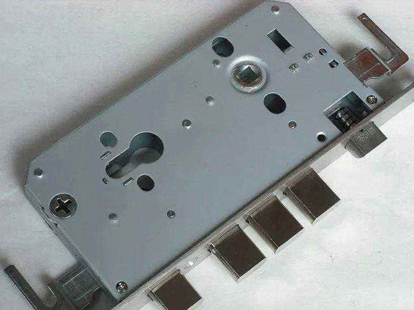 高明24小时上门开锁公司