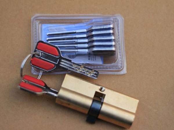 高明24小时上门开锁公司